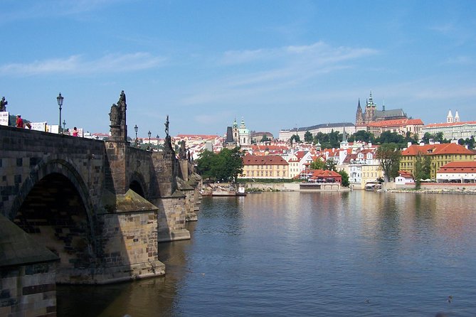 1 hour Prague Panoramic Vltava River sightseeing Cruise - English commentary and the online audio guide
