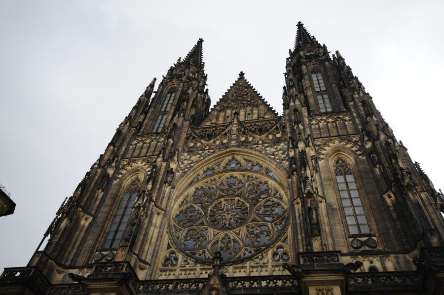 3-Hour Prague Castle & Interiors Tour - Why the downhill finish matters