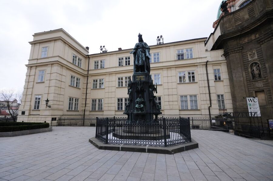 3-Hour Prague Castle & Interiors Tour - Guide quality and group pace