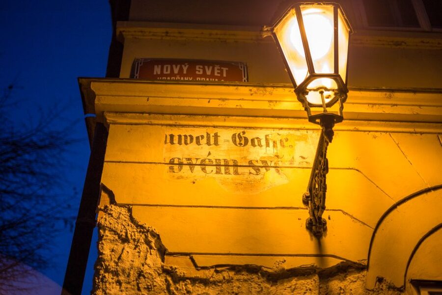 Alchemy and Mysteries of Prague Castle Walking Tour - The guide makes or breaks the evening