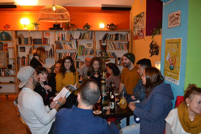 Alternative bar tour with dinner in the art district - A gas-lit bar and sparkling wine