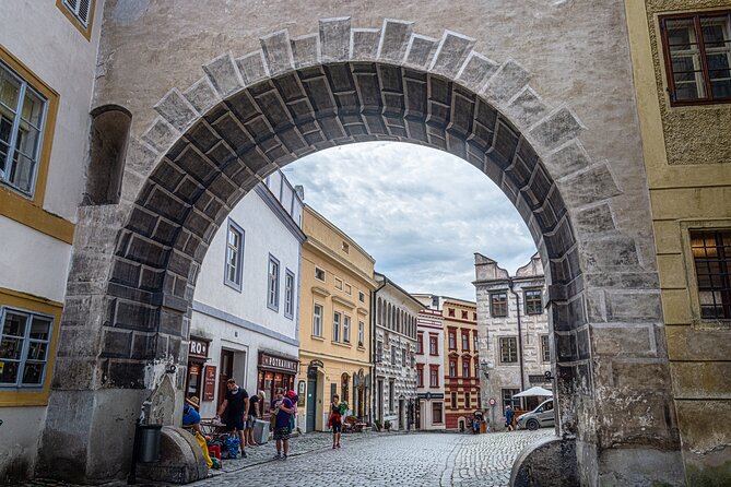 Best of Cesky Krumlov Old Town and Castle Exteriors - Starting at your hotel or Namesti Svornosti