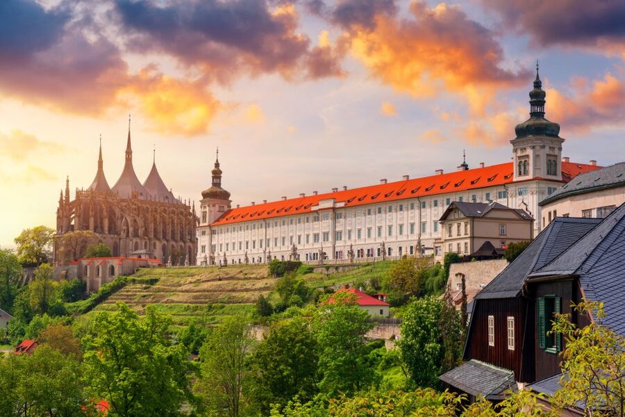 Bone Church and Kutna Hora Private Tour from Prague - How the day may feel from Prague to Kutna Hora