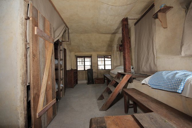 Bus Tour to Terezín from Prague - What the five-hour schedule feels like