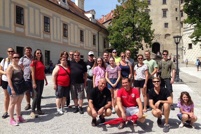 Český Krumlov Free Tour - Reaching the castle and its five courtyards