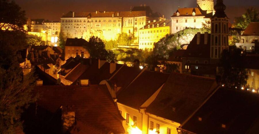 Český Krumlov: Night Walking Tour with a Professional Guide - Key points to know before booking