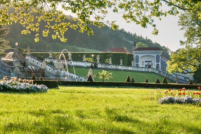 Cesky Krumlov Tour 4 hours - St. Vitus Church in Ten Focused Minutes