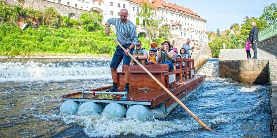 Český Krumlov: Wooden Raft River Cruise - What you see from Parkán Port