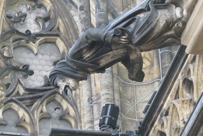 Charles Bridge and Prague Castle Walking Tour - Why the guide makes or breaks the value