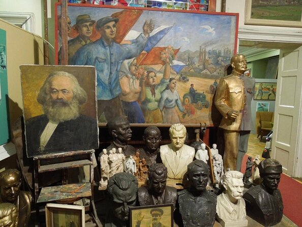Communism and World War 2 Prague City Tour - Key points about this Prague history ride