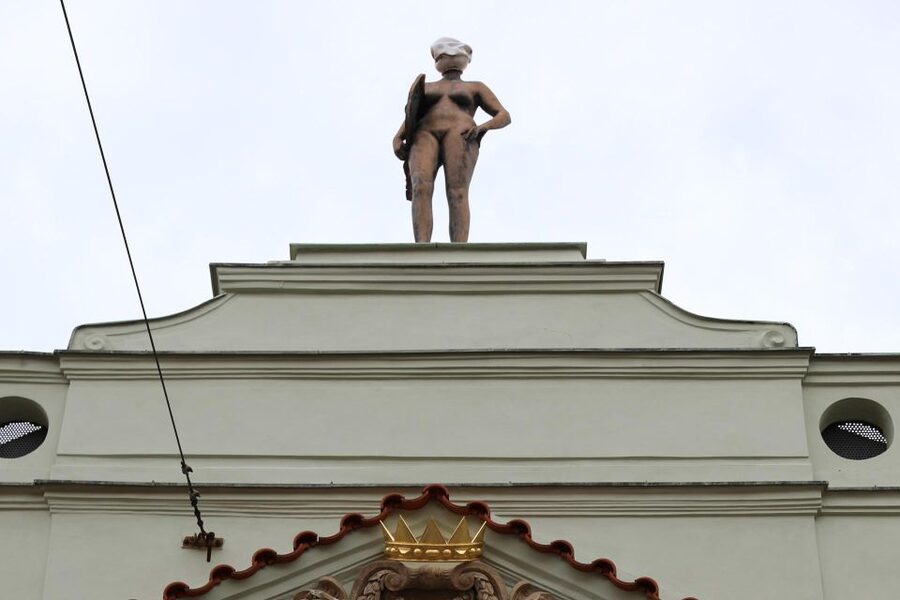 Contemporary art tour in Prague: the works of David Černý - What the $19 price really buys you