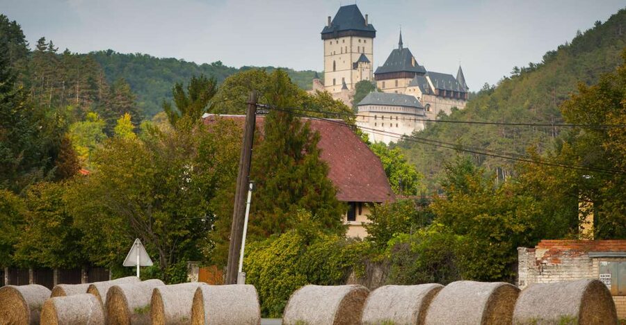 Coutryside e-bike tour to Karlstejn Castle - From Prague’s New Town to the Berounka