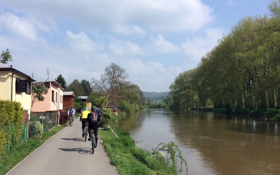 Coutryside e-bike tour to Karlstejn Castle - Lunch in a traditional Czech restaurant