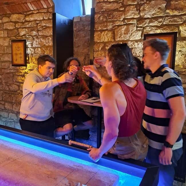Crew Bar Prague: Open bar, ping pong or shuffleboard game - How the 60-minute session works