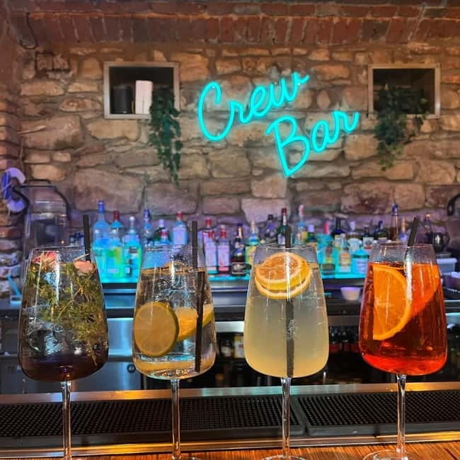 Crew Bar Prague: Open bar, ping pong or shuffleboard game - What the open bar adds to the price