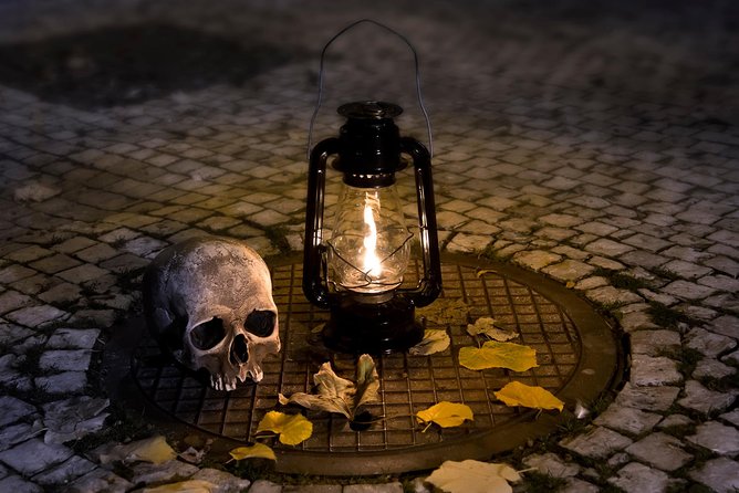 Dark Shadows of the Old Town: A Self-Guided Audio Tour of Prague - Why the night timing matters