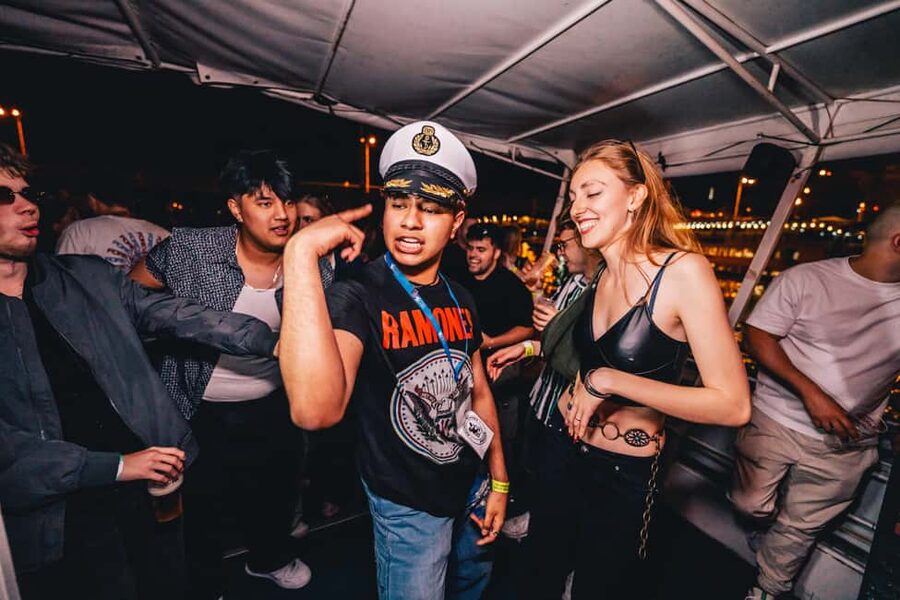 Drunken Monkey Prague Boat Party Open Bar to Duplex Club - Who should book this boat party?