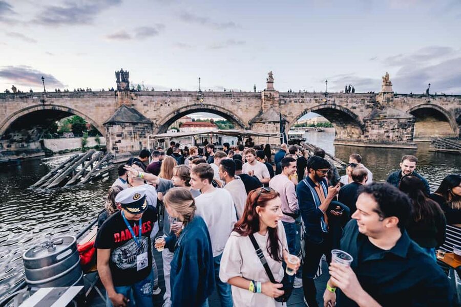 Drunken Monkey Prague Boat Party Open Bar to Duplex Club - What the two-hour open bar really includes