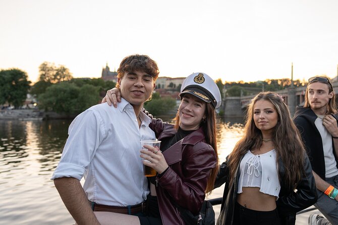 Drunken Monkey Prague Boat Party w/ 2hr Open Bar, DJ & Club Entry - City rules after 10pm