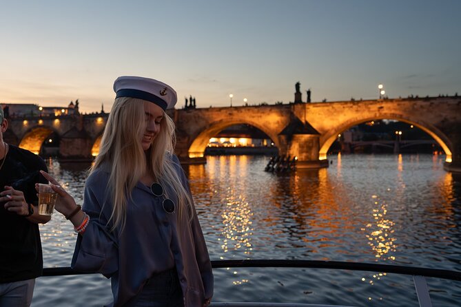 Drunken Monkey Prague Boat Party w/ 2hr Open Bar, DJ & Club Entry - Finding the pier at 8pm