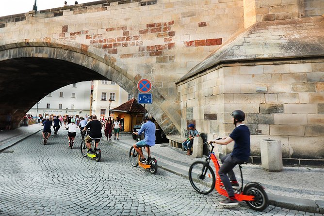 E-Bike, E-Scooter Viewpoint Fun Tour - Old Town Square in the three-hour route