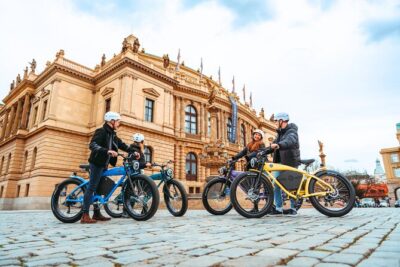 E-BIKE TOUR: 10 Must-See Landmarks & Viewpoints in Prague 1-8per.