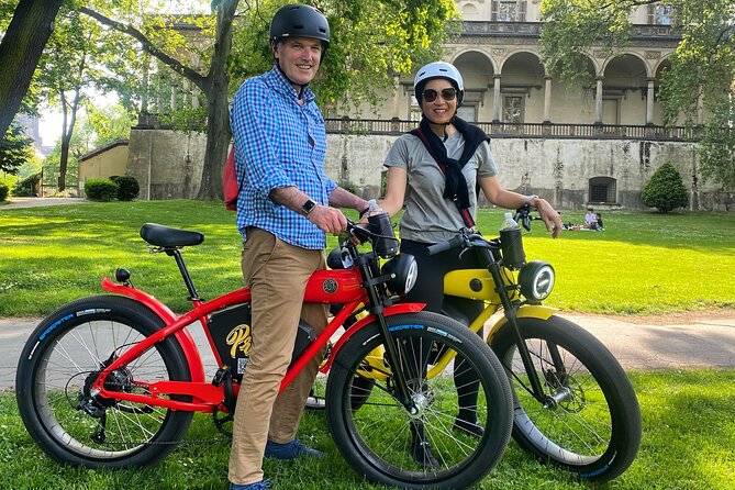 E-BIKE TOUR: 10 Must-See Landmarks & Viewpoints in Prague 1-8per. - Petřín Park, Strahov, and the ride downhill
