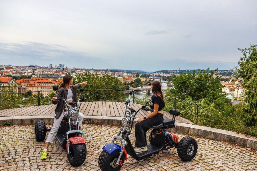 Electric Trike Sunset Prague Tour - The Jewish Quarter and Pařížská Street add contrast