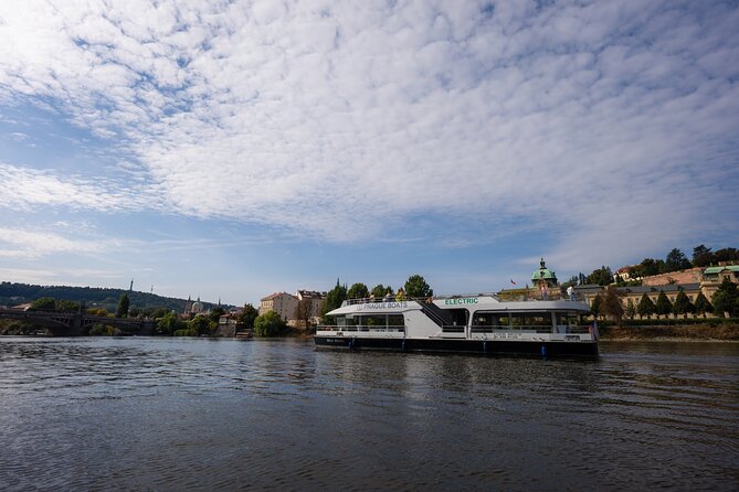 Evening Eco Cruise With a Glass of Prosecco in Bohemia - Using the 13-language interactive guide