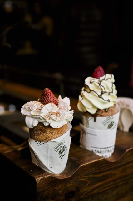 Explore Prague with our chimney cake Prague trail! - The trdelník question