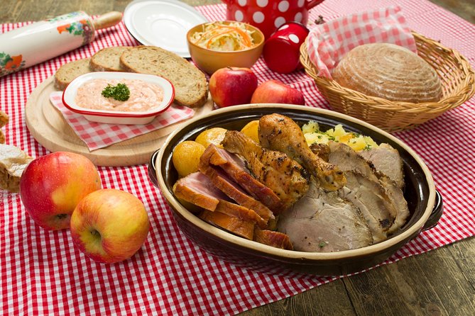 Folklore Dinner with Unlimited Drinks 4course Menu - Seating, sound, and sightlines