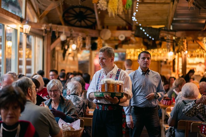 Folklore Evening with Music and Dinner - Who will enjoy this folklore dinner most?