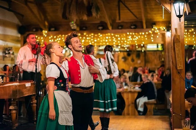 Folklore Evening with Music and Dinner - What happens from the 7 pm start onward