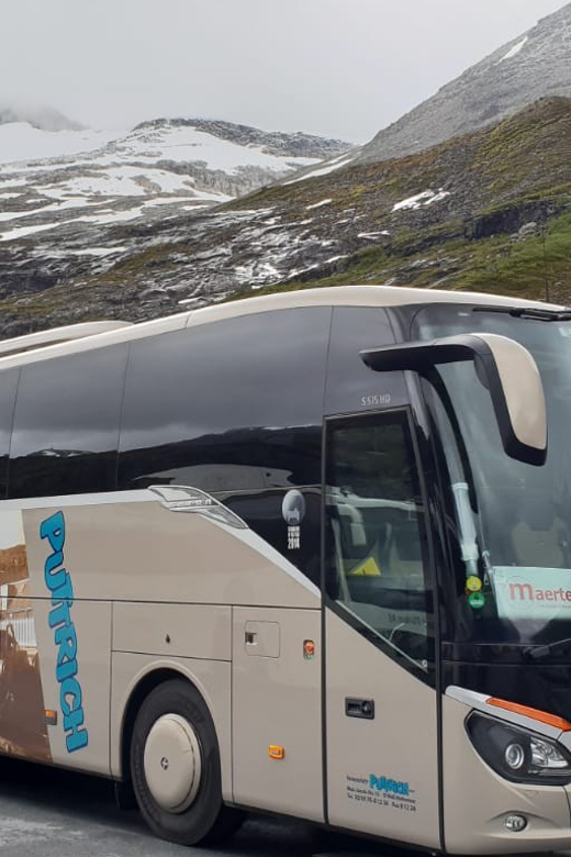 From Pirna: Prague Guided Day Trip by Coach - Hradschin begins the Prague story
