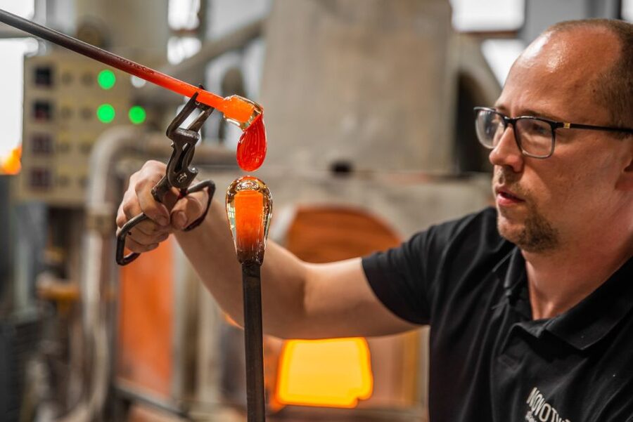 From Prague: Bohemian Glass Crystal Private Tour with Lunch - Key points at a glance