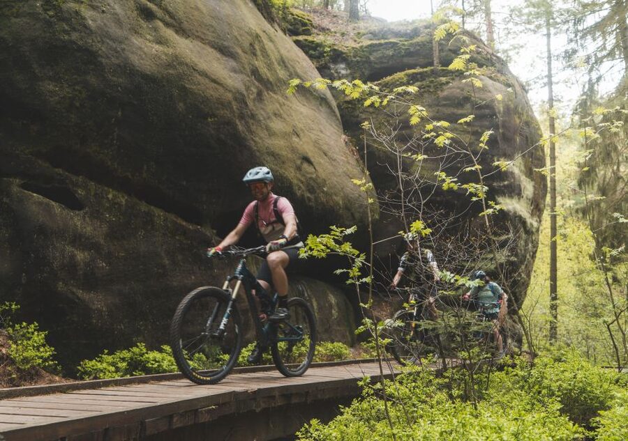 From Prague: E-Mountain Biking Trip to the Bohemian Paradise - Getting set up with the e-mountain bike