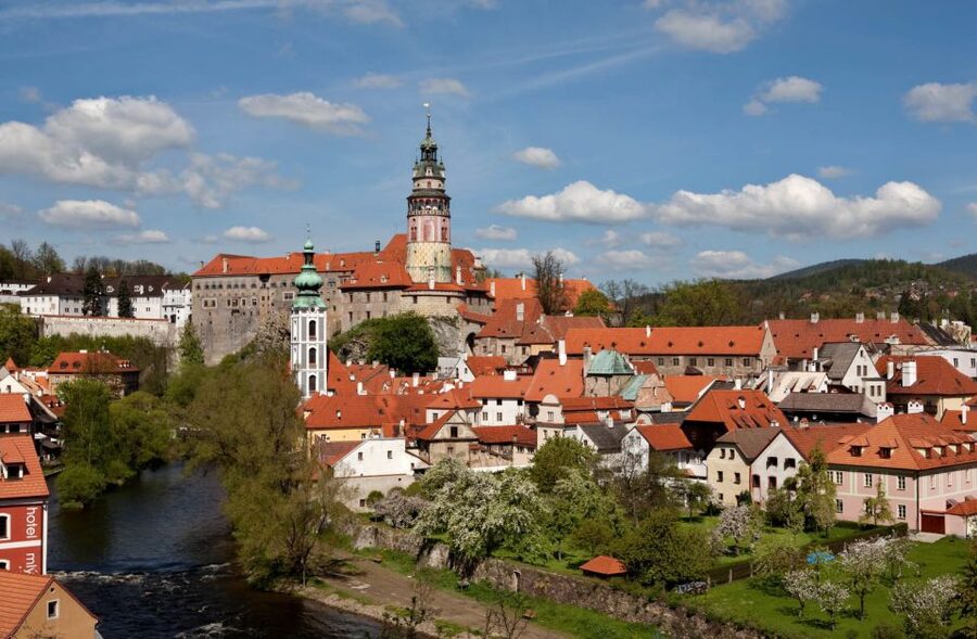 From Prague: Full-Day Český Krumlov Tour with Lunch - Why Český Krumlov is worth the long ride