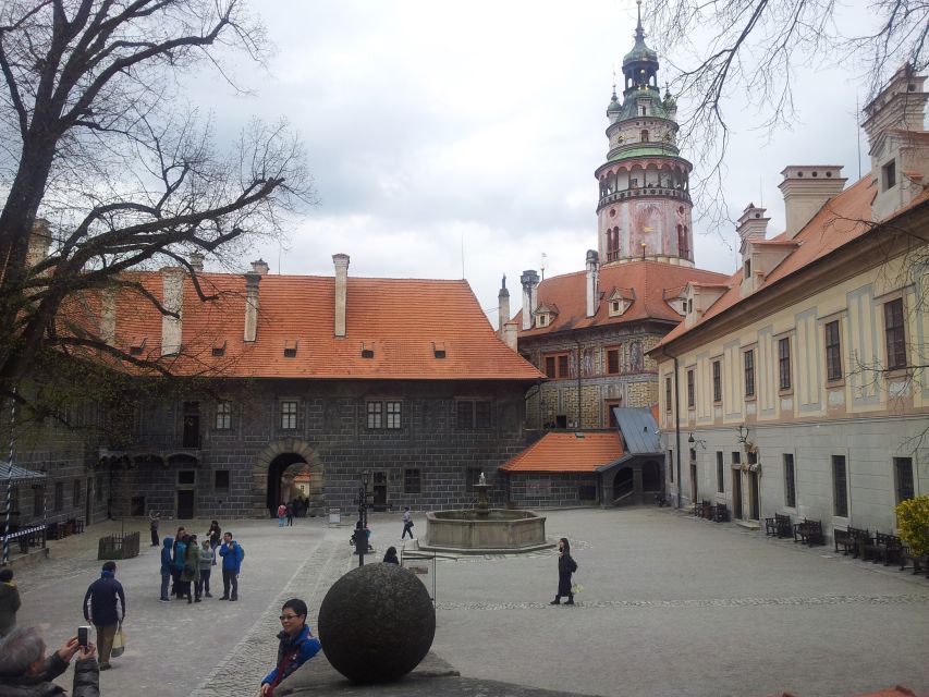 From Prague: Full-Day Český Krumlov Tour with Lunch - Meeting point: the detail that can prevent a bad start