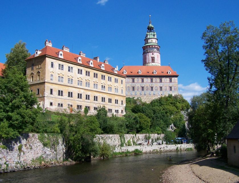From Prague: Full-Day Trip to Česky Krumlov - Visiting the castle and museum