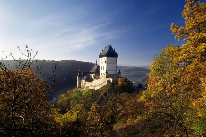 From Prague: Karlstejn Castle Skip-the-Line Ticket and Tour - How the guided visit works