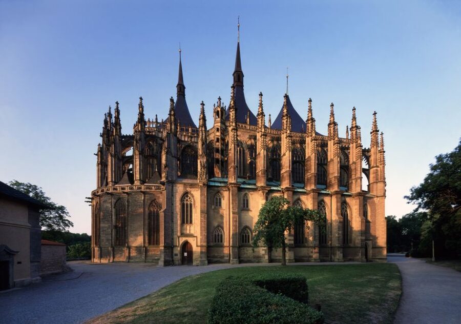 From Prague: Kutna Hora Walking Tour & St. Barbara Cathedral - The ride east from Prague