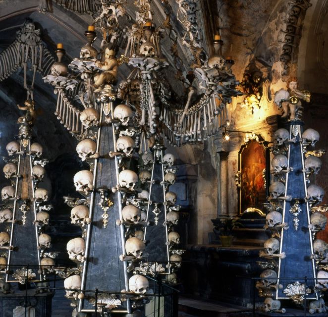 From Prague: Kutna Hora Walking Tour & St. Barbara Cathedral - Guide language and group communication