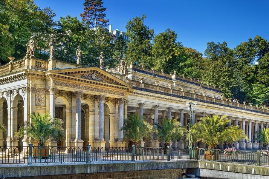 From Prague: Private Karlovy Vary & Crystal Factory Tour - Why Karlovy Vary makes a fine day from Prague