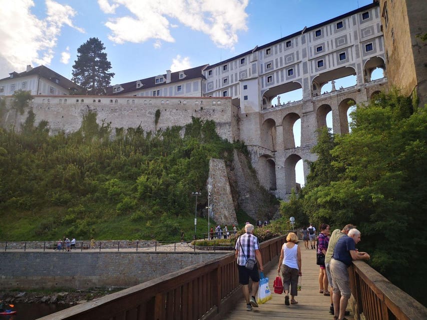 From Prague to the fabulous Cesky Krumlov:fullday experience - A free-choice lunch in the old town