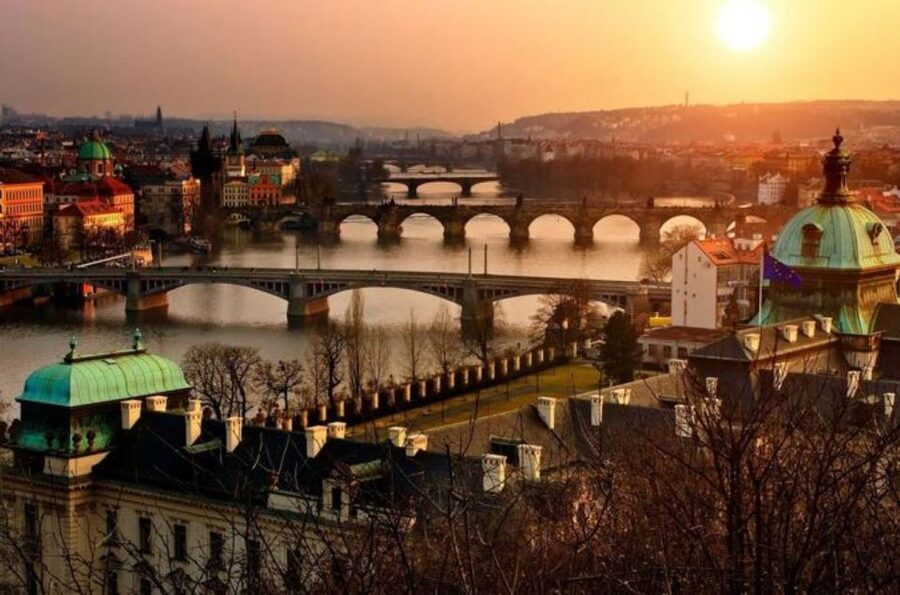 From Vienna: Prague Small-Group Guided Day Tour - A 13-hour route from Vienna to Prague