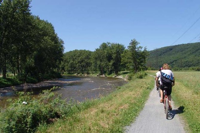 Full-Day Countryside Bike Tour to Karlstejn Castle (small group) - Why cycling to Karlstejn works so well