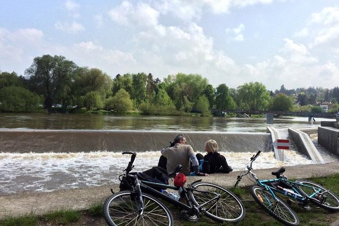 Full-Day Countryside E-Bike Tour to Karlstejn Castle (small group - From Dlouha Street to the Berounka River