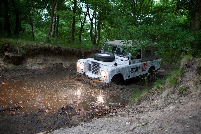 Full-day Land Rover driving off-road experience Prague - Registration and the first driving lesson