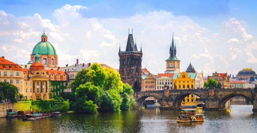 Full-Day Private Trip from Vienna to Prague - Key points to know before booking