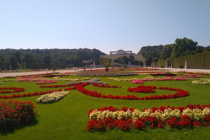 Full-Day Vienna Private Tour from Prague - Belvedere Palace and a quick look at Peterskirche